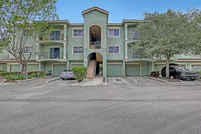 340 Crestwood Circle #302, Royal Palm Beach, FL 33411 - Photo 2