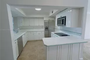 349 NE 31st St, Boca Raton, FL 33431 - Photo 6