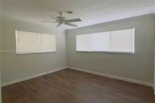 349 NE 31st St, Boca Raton, FL 33431 - Photo 14