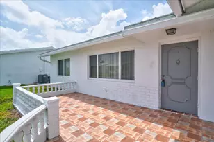 2086 SW 12th Ave, Boynton Beach, FL 33426 - Photo 2