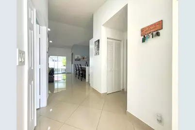 10189 Balsa Way, Palm Beach Gardens, FL 33410 - Photo 2