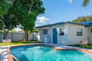 816 NW 8th Ave, Boynton Beach, FL 33426 - Photo 1