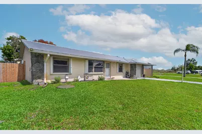 1911 SE Dock Street, Port Saint Lucie, FL 34952 - Photo 4