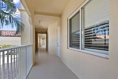 34 Harbour Isle Dr W #204, Fort Pierce, FL 34949 - Photo 2
