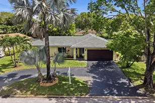 10875 NW 20th Dr, Coral Springs, FL 33071 - Photo 2