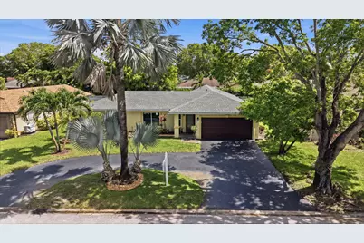10875 NW 20th Drive, Coral Springs, FL 33071 - Photo 2