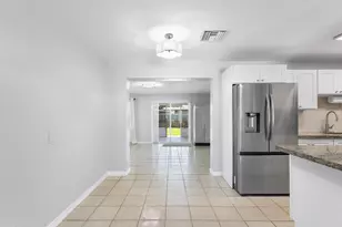 2105 Wellington Rd, West Palm Beach, FL 33409 - Photo 16