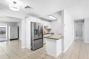 2105 Wellington Rd, West Palm Beach, FL 33409 - Photo 10