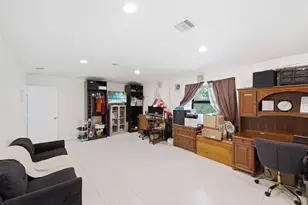 11823 N 67th Pl Pl N, The Acreage, FL 33412 - Photo 12