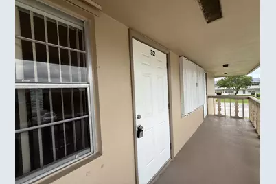 32 Kingswood B, West Palm Beach, FL 33417 - Photo 8