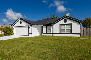 1225 SW Hunnicut Ave, Port Saint Lucie, FL 34953 - Photo 2