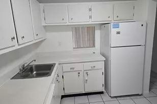 8060 N Colony Cir Circle, Tamarac, FL 33321 - Photo 2