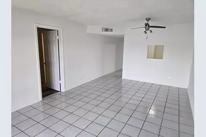 8060 N Colony Cir Circle #203, Tamarac, FL 33321 - Photo 4