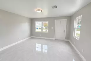 1127 Avenue E, Fort Pierce, FL 34950 - Photo 4