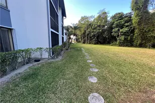 1009 Green Pine Blvd, West Palm Beach, FL 33409 - Photo 2