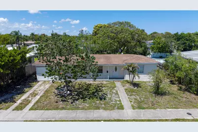 261 NE 42nd Street, Deerfield Beach, FL 33064 - Photo 4