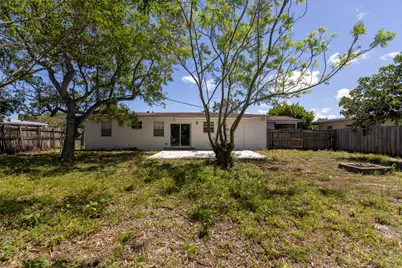261 NE 42nd Street, Deerfield Beach, FL 33064 - Photo 26