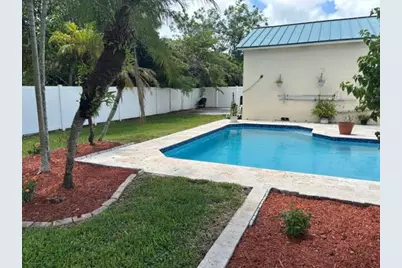 660 Azalea Court, Plantation, FL 33317 - Photo 4