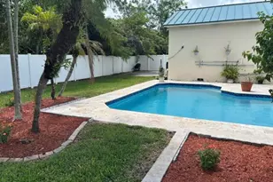 660 Azalea Ct, Plantation, FL 33317 - Photo 4