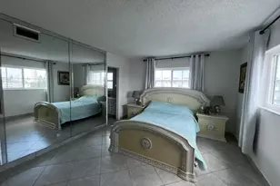 1001 NE 14th Ave, Hallandale Beach, FL 33009 - Photo 30
