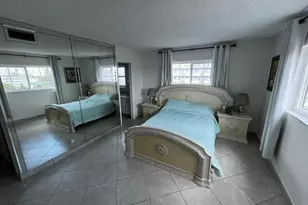 1001 NE 14th Ave, Hallandale Beach, FL 33009 - Photo 32