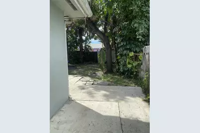 1546 NE 32nd Street #B, Oakland Park, FL 33334 - Photo 20