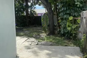 1546 NE 32nd St, Oakland Park, FL 33334 - Photo 20