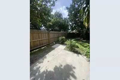 1546 NE 32nd Street #B, Oakland Park, FL 33334 - Photo 18