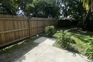1546 NE 32nd St, Oakland Park, FL 33334 - Photo 18