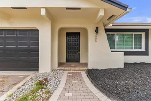 3905 E Woodscape Dr, Miramar, FL 33023 - Photo 4