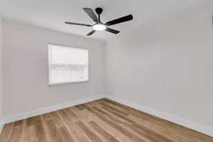 3905 E Woodscape Dr, Miramar, FL 33023 - Photo 16