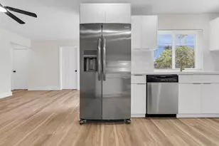 3905 E Woodscape Dr, Miramar, FL 33023 - Photo 14