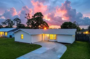 765 SE Floresta Dr, Port Saint Lucie, FL 34983 - Photo 2