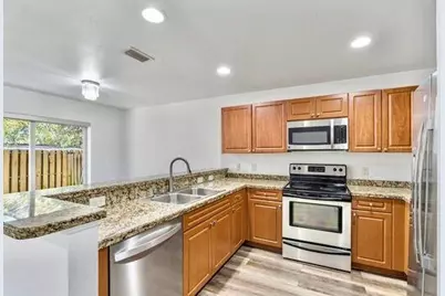 330 SW 2nd Avenue #14, Hallandale Beach, FL 33009 - Photo 12