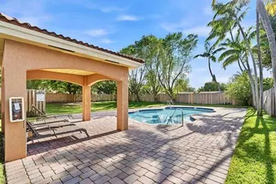 330 SW 2nd Avenue #14, Hallandale Beach, FL 33009 - Photo 36