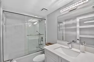 104 Half Moon Cir, Hypoluxo, FL 33462 - Photo 32