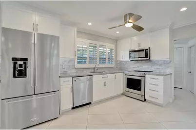1916 NE 24th Street, Wilton Manors, FL 33305 - Photo 14