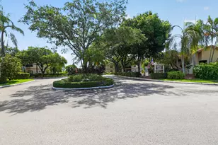 2808 S Carambola Cir Circle S, Coconut Creek, FL 33066 - Photo 2