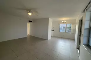 109 Salisbury E, West Palm Beach, FL 33417 - Photo 4