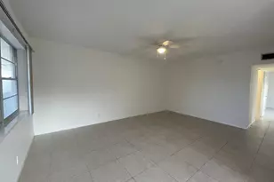 109 Salisbury E, West Palm Beach, FL 33417 - Photo 6