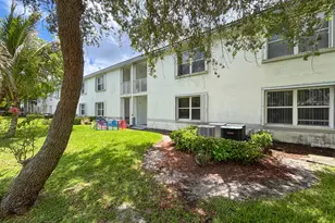 9013 NW 38th Dr, Coral Springs, FL 33065 - Photo 14