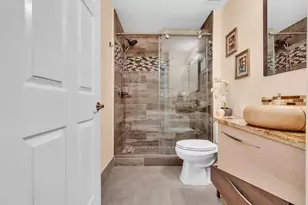 7647 Southampton Terrace, Tamarac, FL 33321 - Photo 32