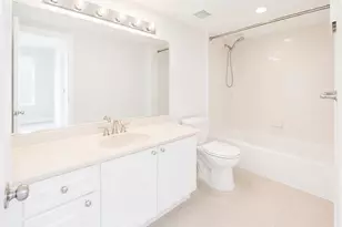 711 N Pine Island Rd, Plantation, FL 33324 - Photo 8