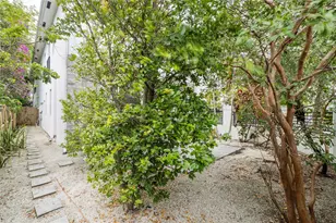 825 NE 17th Way, Fort Lauderdale, FL 33304 - Photo 26