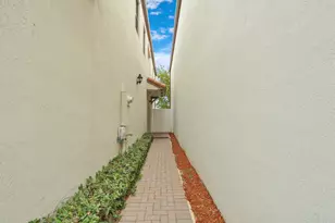 4008 Sequoia Pl, Riviera Beach, FL 33410 - Photo 2
