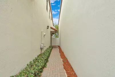 4008 Sequoia Place, Riviera Beach, FL 33410 - Photo 2