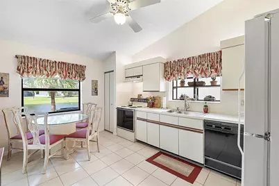 31 Columbia Court, Deerfield Beach, FL 33442 - Photo 6