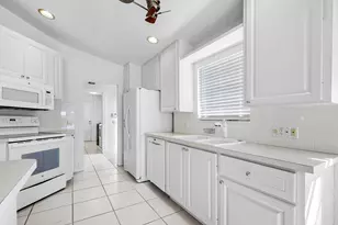 8270 Eleuthera Ln, Wellington, FL 33414 - Photo 6