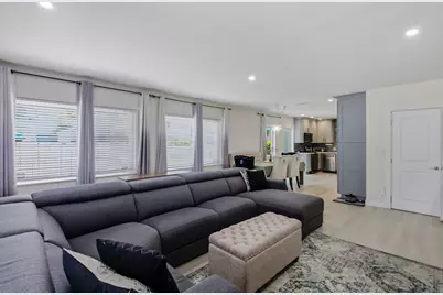 836 NE 17th Terrace, Fort Lauderdale, FL 33304 - Photo 12