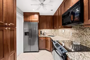 1940 NE 2nd Ave, Wilton Manors, FL 33305 - Photo 8